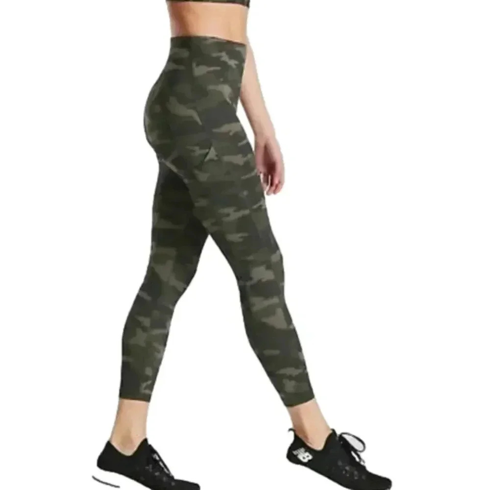 Athleta Ultimate Camo 7/8 Tight Size 1X